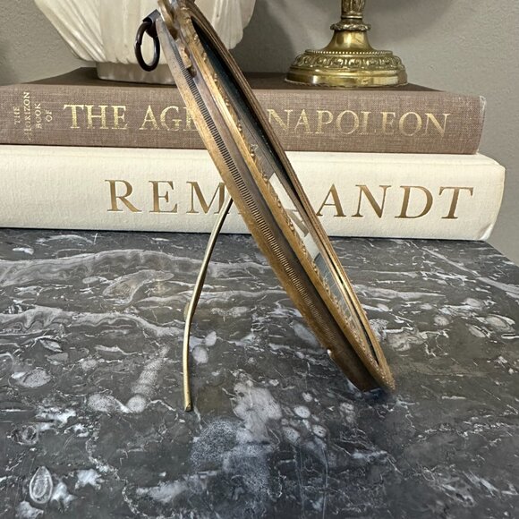 Antique (19th Century) French Bronze Oval Frame - Picture 2 of 9